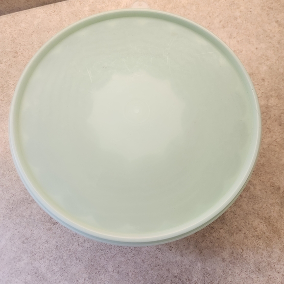 Vintage Tupperware Green Gelatin Mold, Great Used Condition - Picture 3 of 7